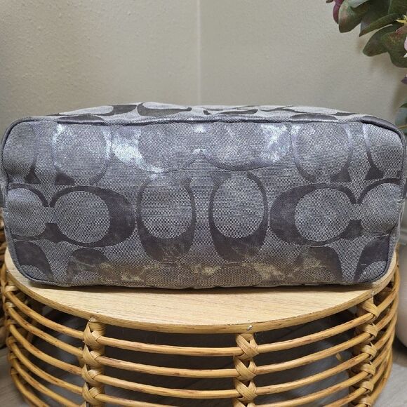 Coach Metallic Gray Signature C Shoulder Bag and Wallet - Picture 11 of 15